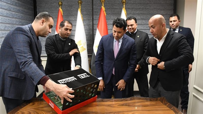 الاجتماع للاتفاق على إقامة مباراة استعراضية لنجوم الكرة