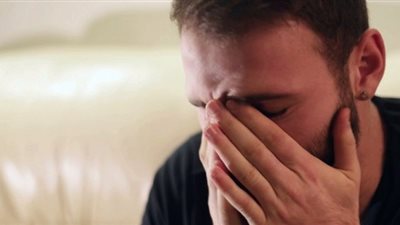 التالت مش ابني.. الزوج المخدوع يطالب بمعاقبة زوجته أمام محكمة الأسرة