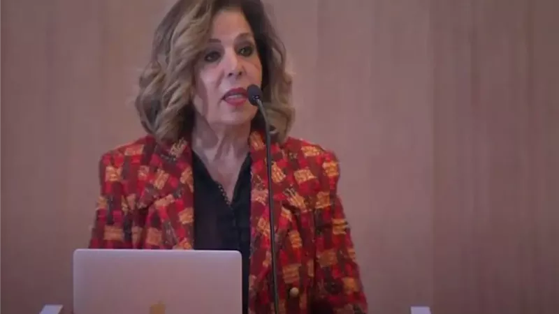 السفيرة مشيرة خطاب
