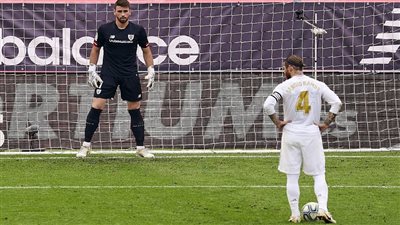 سيرجيو راموس يتلقى أول بطاقة حمراء له في الدوري المكسيكي 