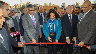 وزيرة التنمية المحلية ومحافظ الجيزة يفتتحان مقر الديوان العام الجديد