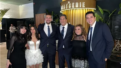 هاني رمزي يحتفل بخطوبة ابنه شادي في جو عائلي