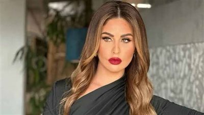 بإطلالة صيفية.. مي سليم تستمتع بعطلتها على البحر (صور)