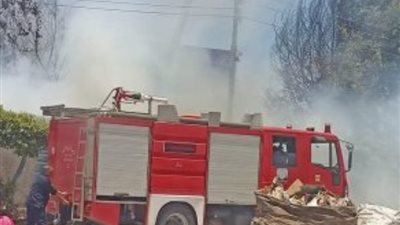 انتداب المعمل الجنائي لمعاينة حريق سيارة مواد بترولية بشبرا الخيمة