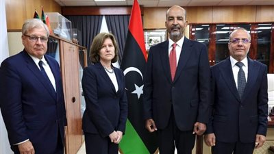 المجلس الرئاسي الليبي والمبعوث الأمريكي يناقشان سبل تطوير آليات التعاون