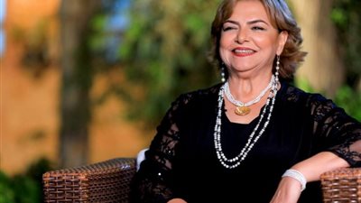 عزة لبيب: لم أستطع التجاوز اللفظي في مشاهدي بسبب الوقار الداخلي