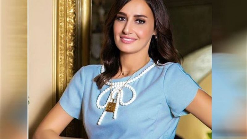 الفنانة حلا شيحا