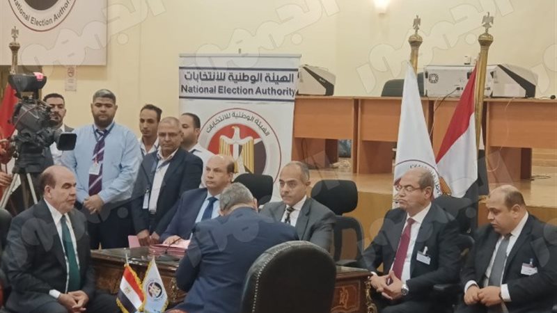 الدكتور عبد السند يمامة
