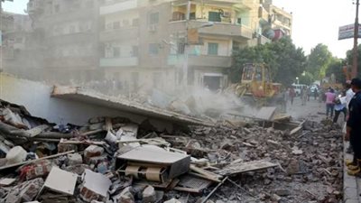 انهيار عقار من 3 طوابق بمنطقة الخليفة