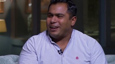 شريف حسني: سعيد بتجربتي مع حاتم صلاح في «على باب العمارة»