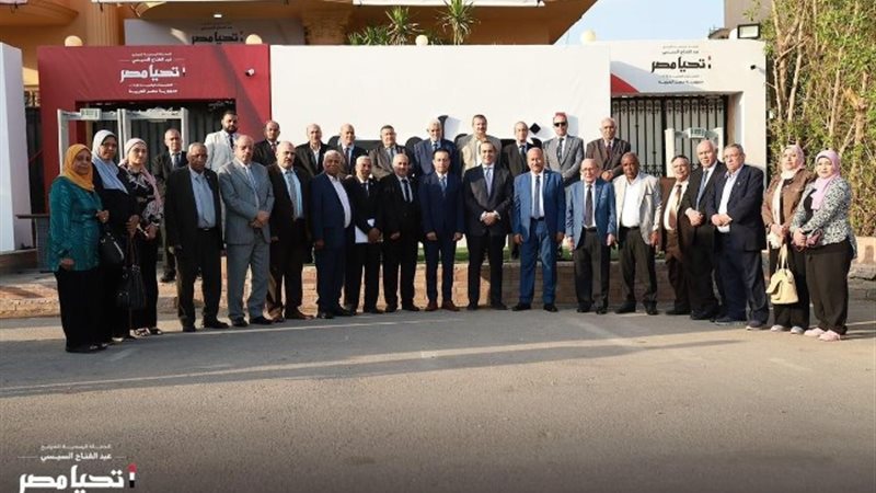 وفد نقابة التطبيقين