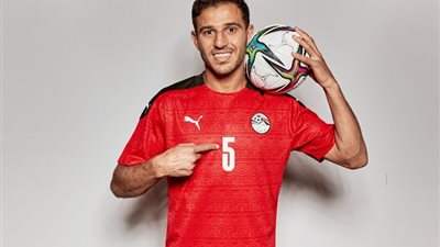 بـ «رأسية» حمدي فتحي.. منتخب مصر يتقدم على الجزائر