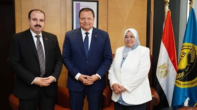 رئيس الهيئة العامة للرقابة الصحية يبحث خطة اعتماد مراكز طب الأسرة