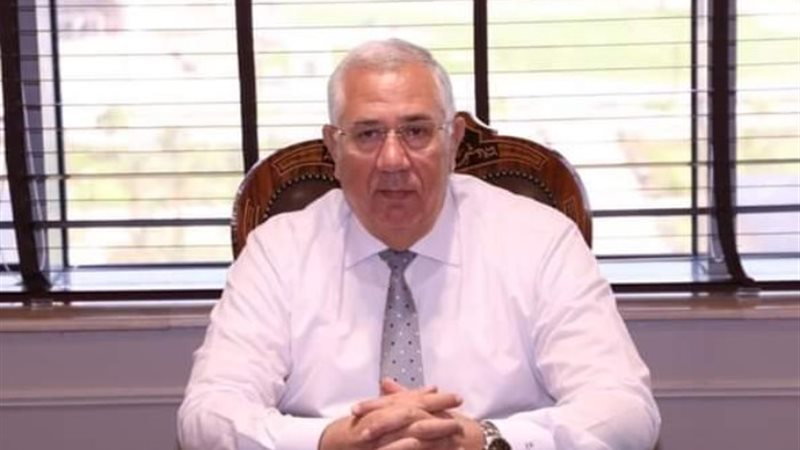 وزير الزراعة السيد القصير