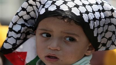 «أعيدوا لهم الوطن وسترجع براءتهم».. حكايات صمود أطفال فلسطين