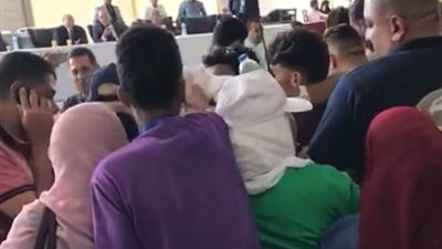 بالفيديو.. «خناقة على التيشيرتات» في انتخابات نادي الزمالك