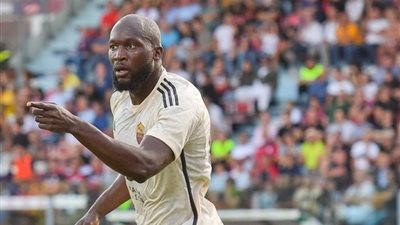 لوكاكو يقود هجوم روما أمام مونزا في الدوري الإيطالي