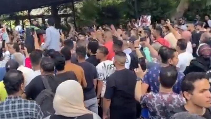 مظاهرات حاشدة بمسجد مصطفى محمود في المهندسين