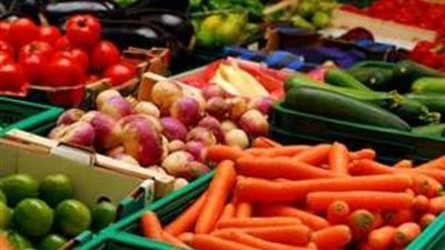 الطماطم وصلت لـ9 جنيهات.. ارتفاع أسعار الخضروات والفواكه اليوم
