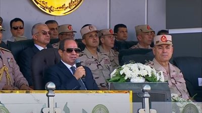 الرئيس السيسي: حماية الحدود المصرية والأمن القومي دور رئيسي للقوات المسلحة