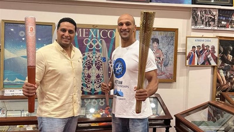 كرم جابر في المتحف الأوليمبي بصحبة هشام مصباح رئيس اللجنة ا