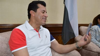 وزير الرياضة يُهنئ علي الزيني ومروة عبد العال بعد التأهل لباريس 2024