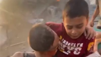 «شكرًا ياعمو بنحبكم».. أطفال فلسطين يشكرون الإسعاف