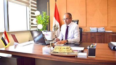 نائب وزير الإسكان يتابع  معدلات تنفيذ مشروع الصرف الصحي بالبحيرة