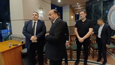 محمد محمود عبدالعزيز يتلقى عزاء خاله بمسجد الشرطة فى الدراسة