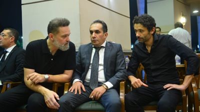 توافد نجوم الفن لعزاء خال الفنان محمد محمود عبدالعزيز