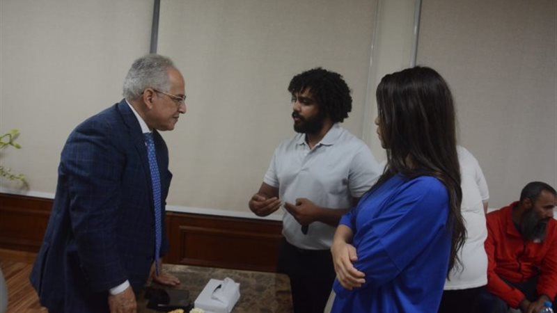 جانب من التحضير آت في وجود الدكتور حسام الدين مصطفى