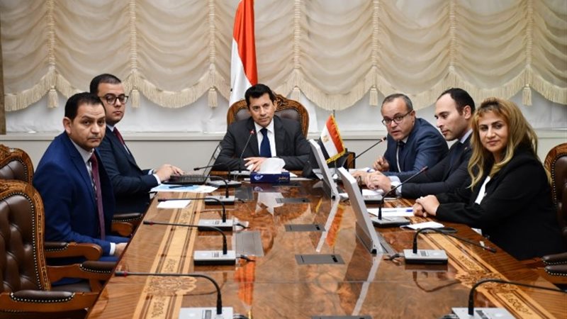 جانب من اجتماع الوزير
