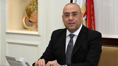 وزير الإسكان يوجه بضرورة سرعة الانتهاء من المشروعات في عدة مدن