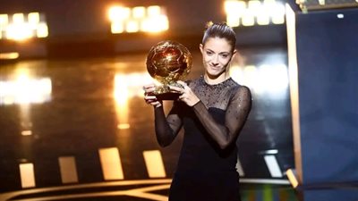 رسميًا.. «أيتانا بونماتي» تفوز بجائزة الكرة الذهبية للسيدات لعام 2023