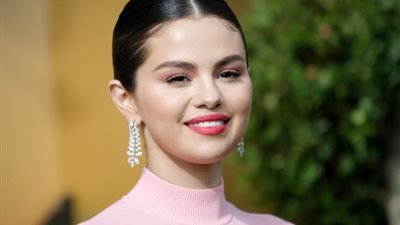 سيلينا جوميز تدين تصرفات الاحتلال الإسرائيلي وإنجلينا جولي تساندها