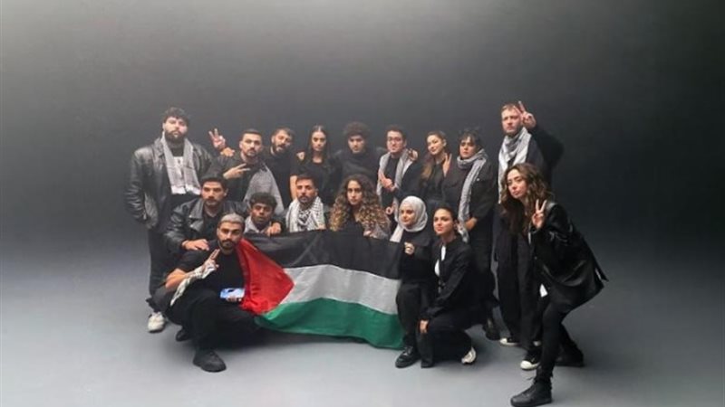 نجوم أغنية راجعين