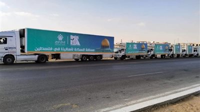 القاهرة الإخبارية: تجهيز 60 شاحنة مساعدات لإدخالها لقطاع غزة اليوم
