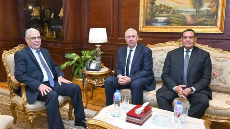 وزير الزراعة السيد القصير
