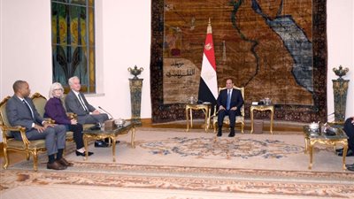 الرئيس السيسي يبحث تصاعد الأوضاع في غزة مع مدير المخابرات الأمريكية