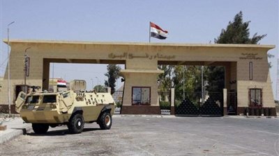 مصر تضغط.. القاهرة ترفض إجلاء الأجانب من غزة ردًا على  استهداف الأطقم الطبية