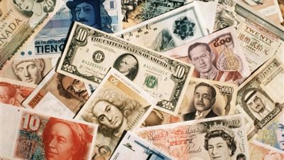 أسعار العملات الأجنبية والعربية اليوم الأربعاء 8-11-2023 بالبنوك