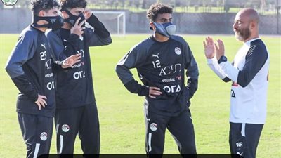وائل رياض يستعين بتقنية جديدة في أول تجمع لمنتخب الشباب.. صور