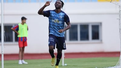 بيراميدز  يسجل الهدف الأول فى الزمالك بأقدام ماييلي