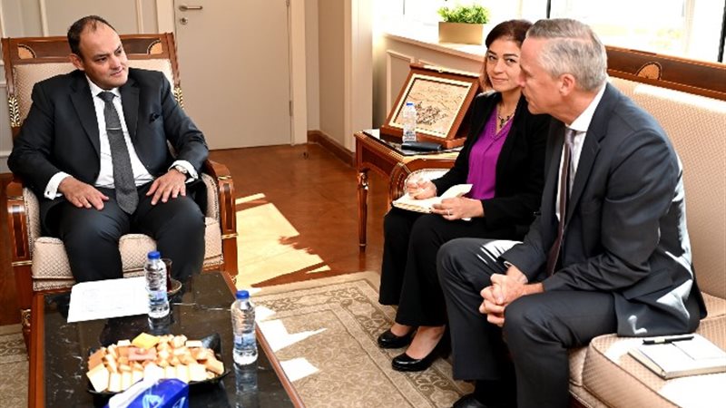 وزير التجارة والمدير التنفيذي للغرفة العربية الألمانية للصن