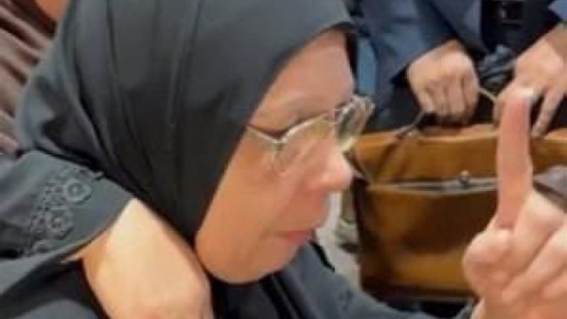 والدة طبيب الساحل