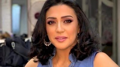 وفاء صادق تشيد بموقف 