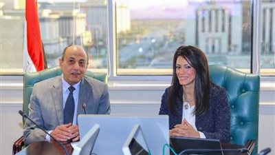 الطيران والتعاون الدولى تبحثان تعزيز الشراكات الدولية لتطوير المطارات