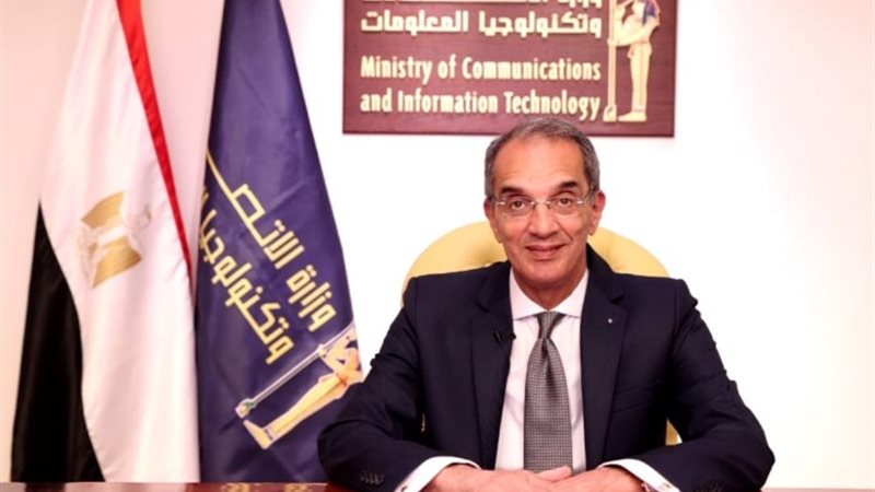 الدكتور عمرو طلعت وزير الاتصالات