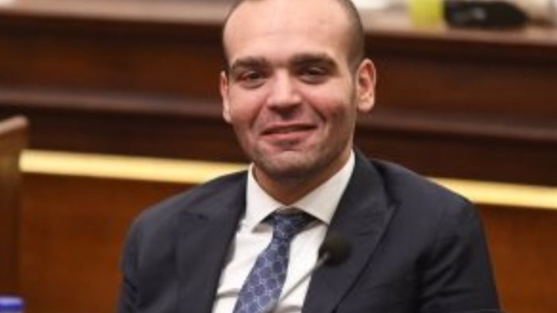 النائب كريم طلعت السادات