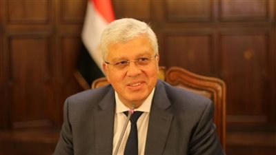 طلاب الجامعة الأمريكية المتضررون من وقف المنح يشكرون وزارة التعليم العالي